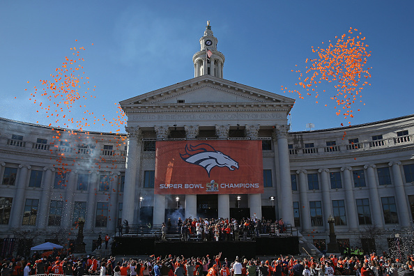 sb50-parade10.jpg